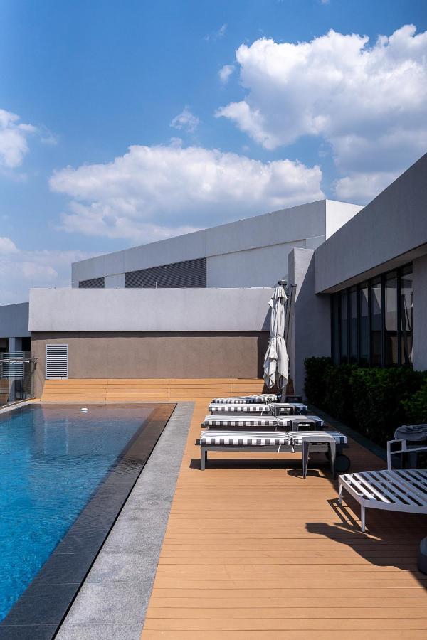 Top Floor Menlyn Maine Studio Apartment With Stunning Views & No Load Shedding Pretoria-Noord Exterior foto